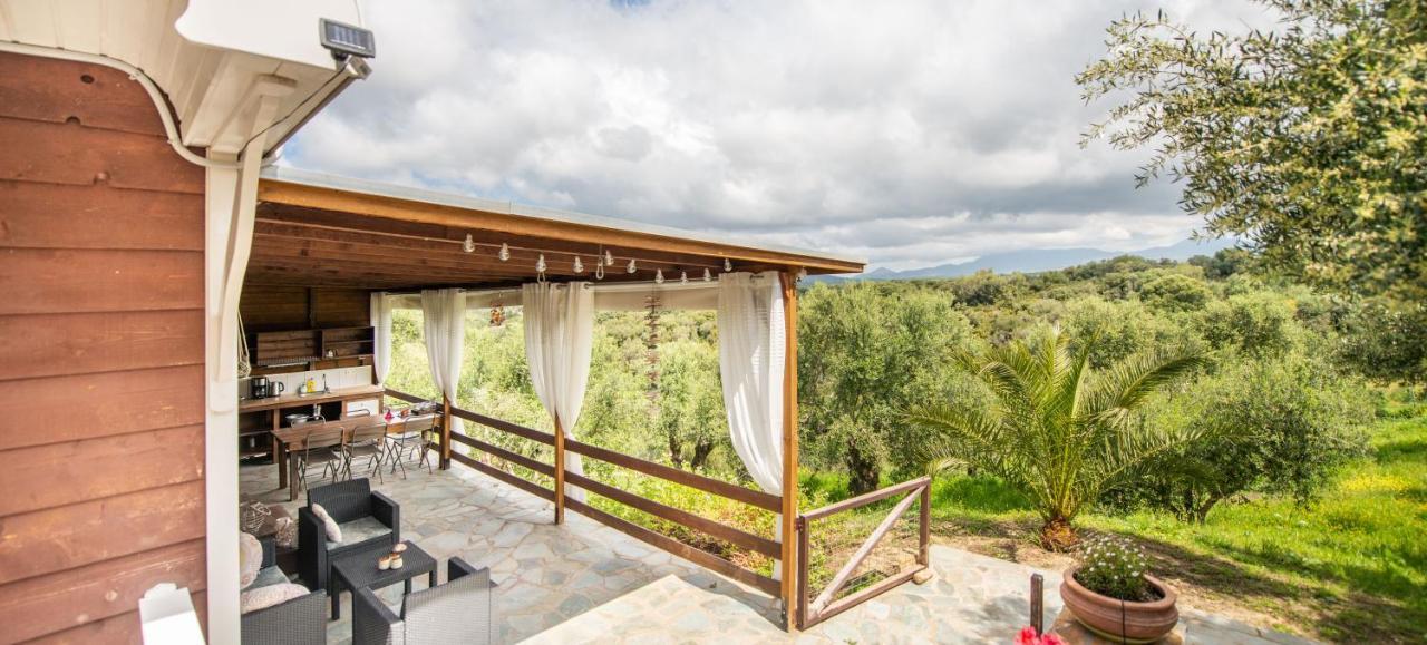 Hakuna Matata Holidays Wooden Lodge With Airco & Pool In Greek Olive Grove Methoni  Exterior foto